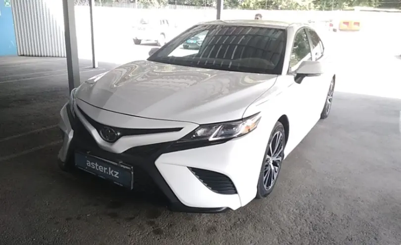 Toyota Camry 2019 года за 13 000 000 тг. в Алматы