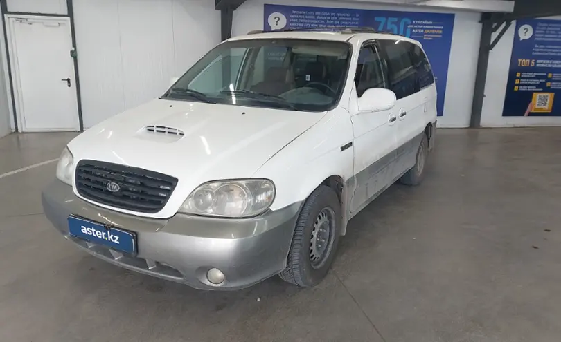 Kia Carnival 2001 года за 2 000 000 тг. в Астана