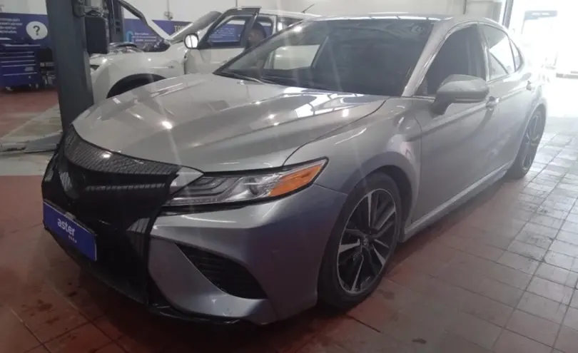 Toyota Camry 2020 года за 10 000 000 тг. в Астана