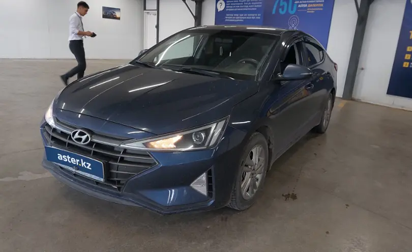 Hyundai Elantra 2019 года за 8 500 000 тг. в Астана