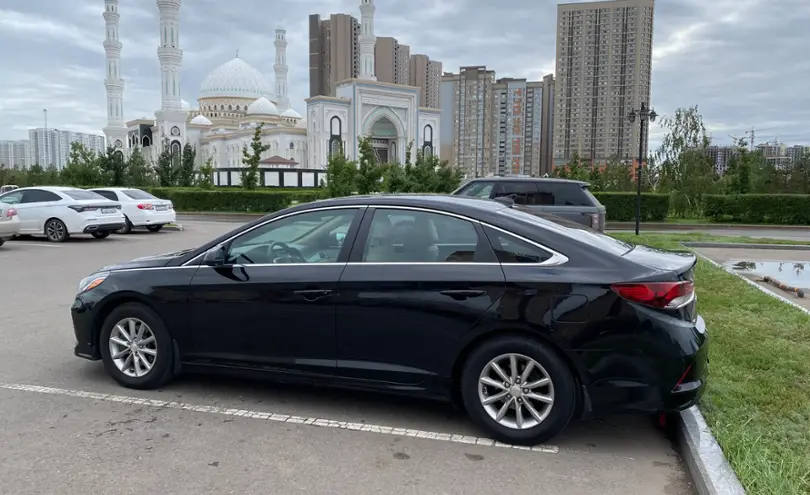 Hyundai Sonata 2017 года за 10 500 000 тг. в Астана