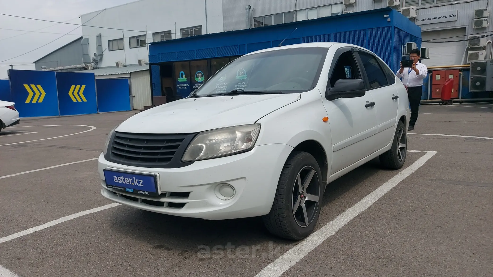 LADA (ВАЗ) Granta 2015