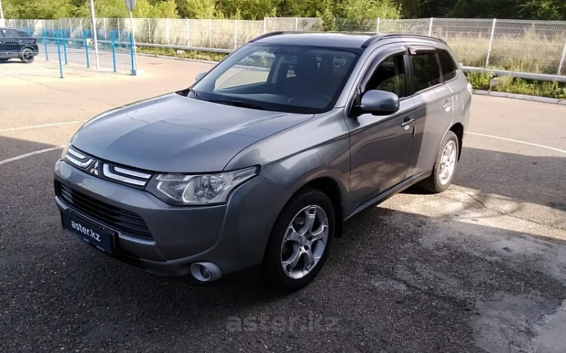 Mitsubishi Outlander 2012