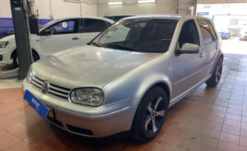 Volkswagen Golf 2001 года за 3 000 000 тг. в Астана