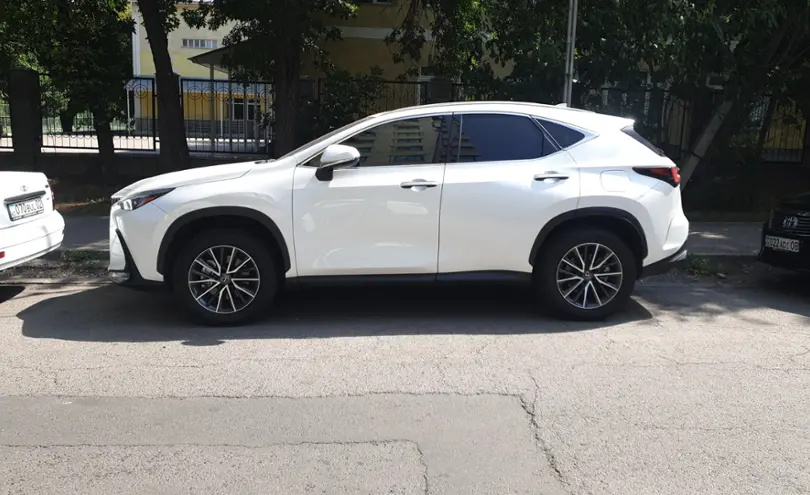 Lexus NX 2021 года за 25 000 000 тг. в Алматы