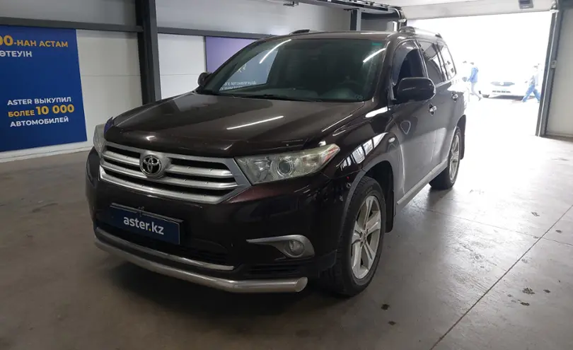 Toyota Highlander 2012 года за 13 000 000 тг. в Астана