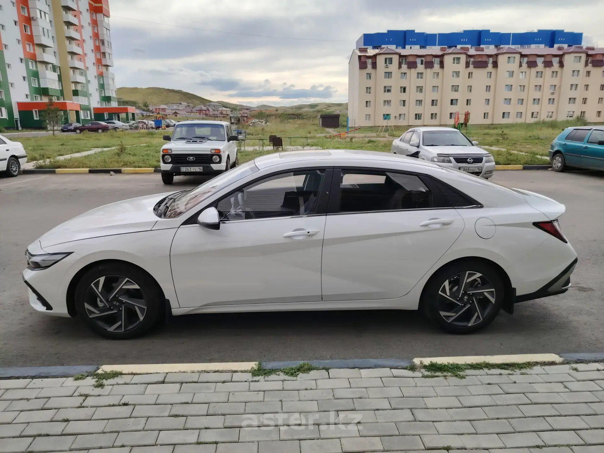 Hyundai Elantra 2024