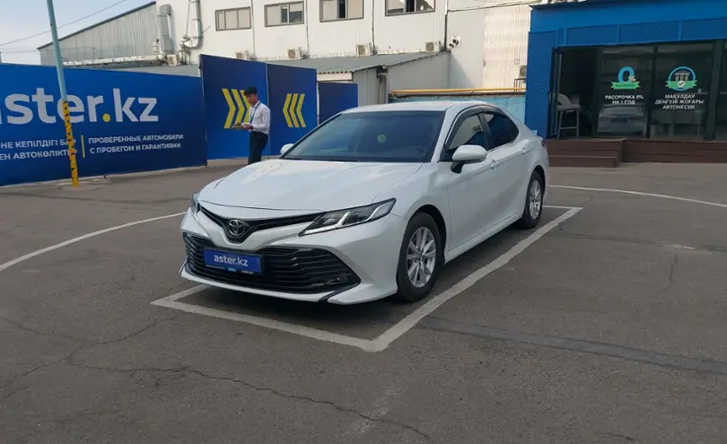 Toyota Camry 2019 года за 12 500 000 тг. в Алматы