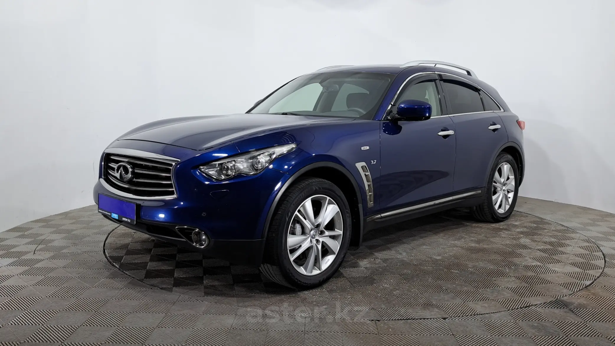 Infiniti QX70 2014