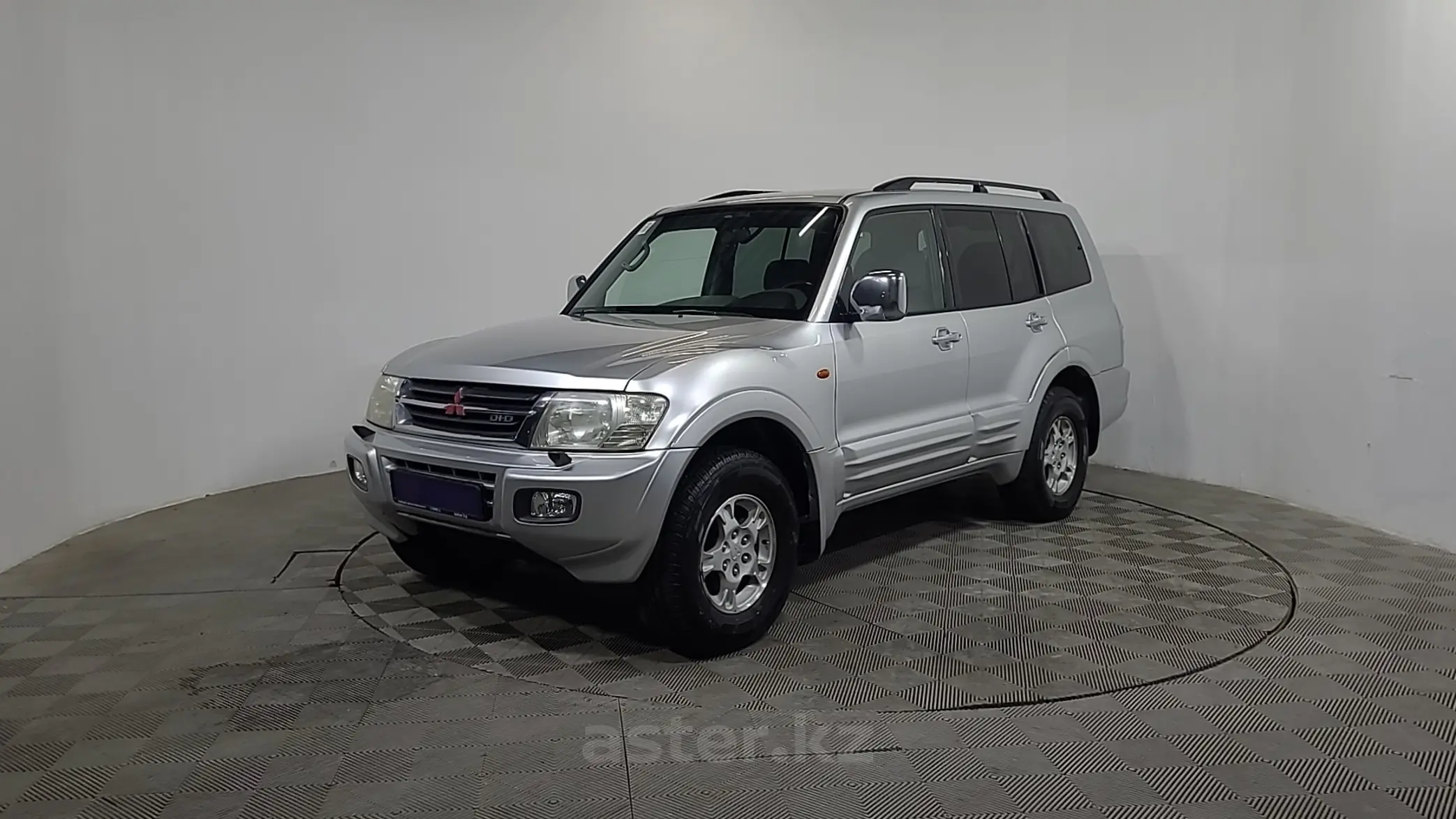 Mitsubishi Pajero 2001