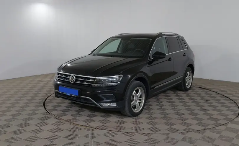 Volkswagen Tiguan 2017 года за 9 850 000 тг. в Шымкент