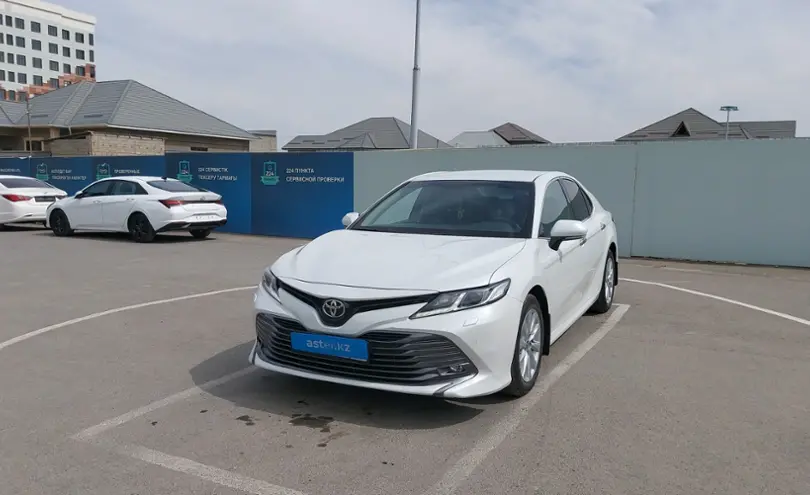 Toyota Camry 2021 года за 14 100 000 тг. в Шымкент