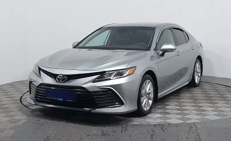 Toyota Camry 2021 года за 11 290 000 тг. в Астана