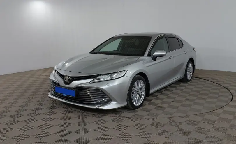 Toyota Camry 2018 года за 14 490 000 тг. в Шымкент