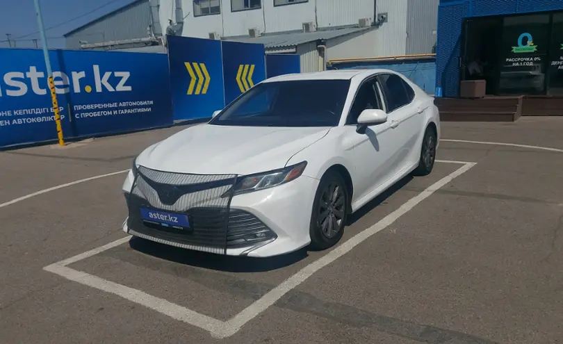 Toyota Camry 2019 года за 13 000 000 тг. в Алматы