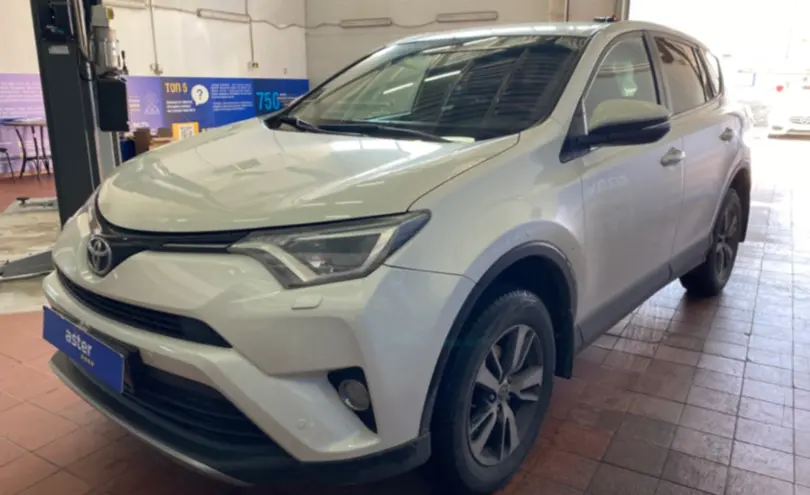 Toyota RAV4 2016 года за 13 000 000 тг. в Астана