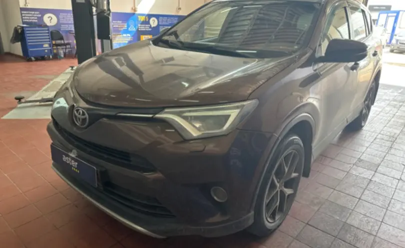 Toyota RAV4 2016 года за 10 000 000 тг. в Астана