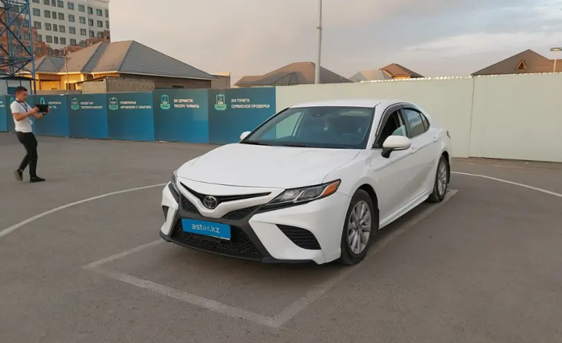 Toyota Camry 2019 года за 12 200 000 тг. в Шымкент