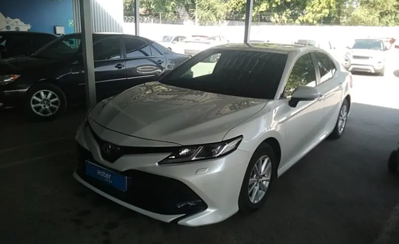 Toyota Camry 2018 года за 11 000 000 тг. в Алматы