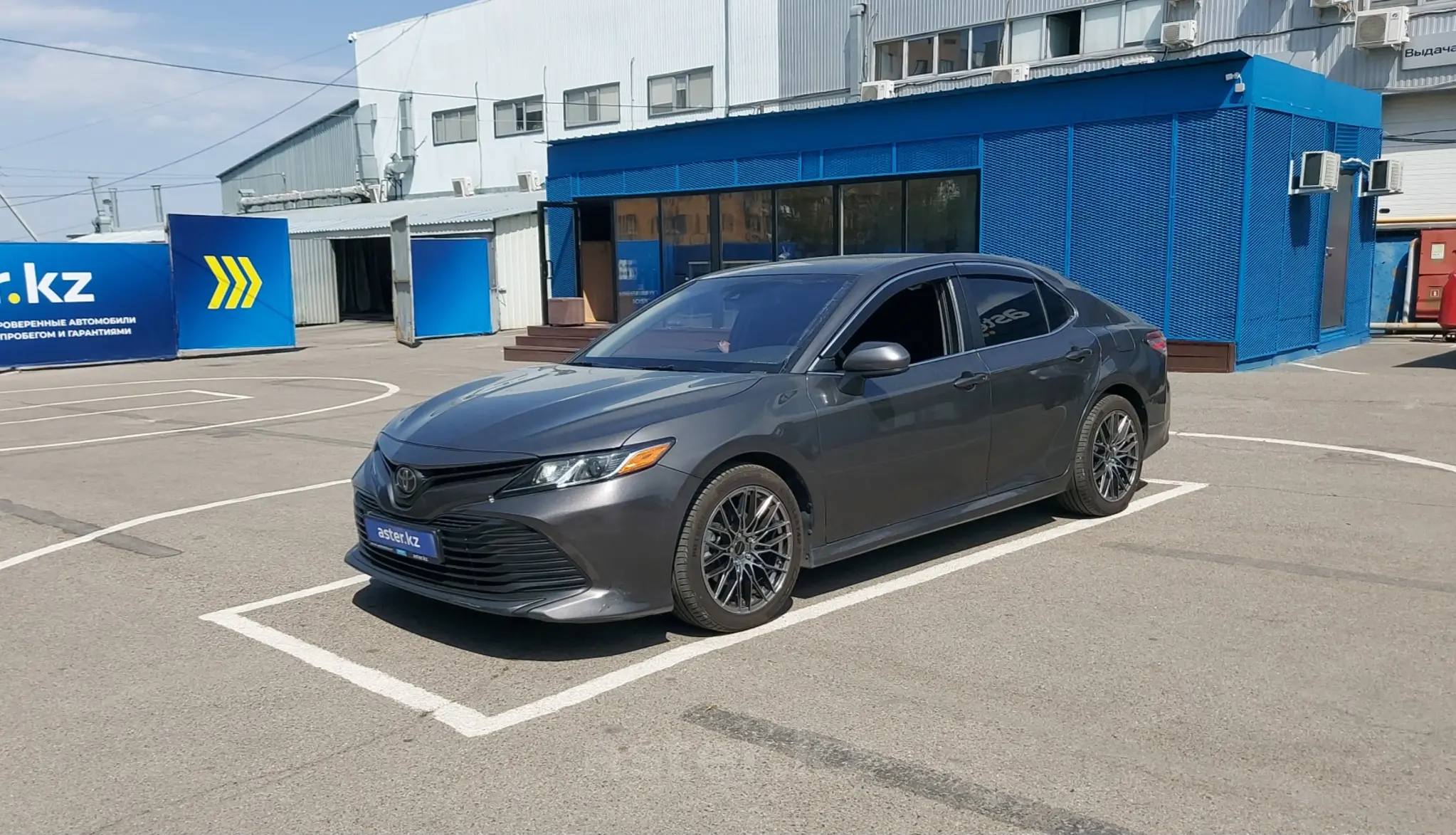 Toyota Camry 2019