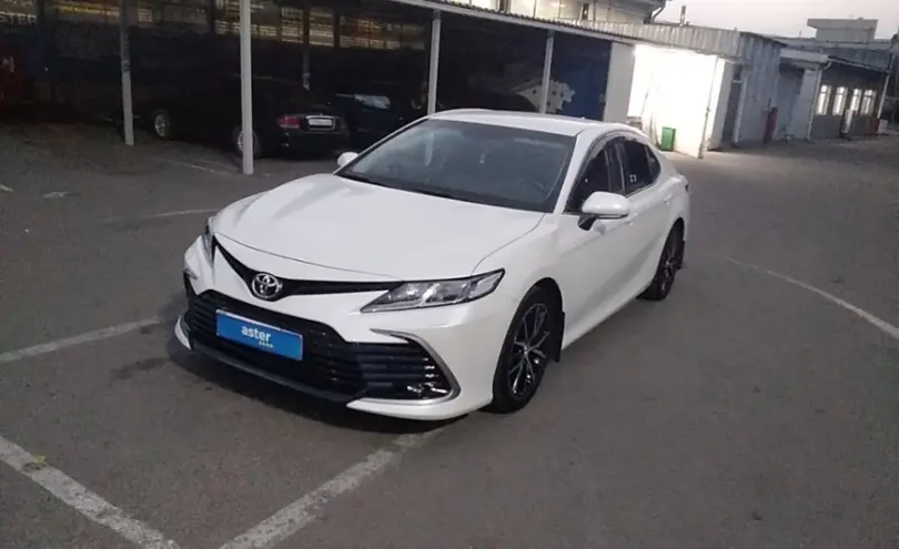 Toyota Camry 2021 года за 15 000 000 тг. в Алматы