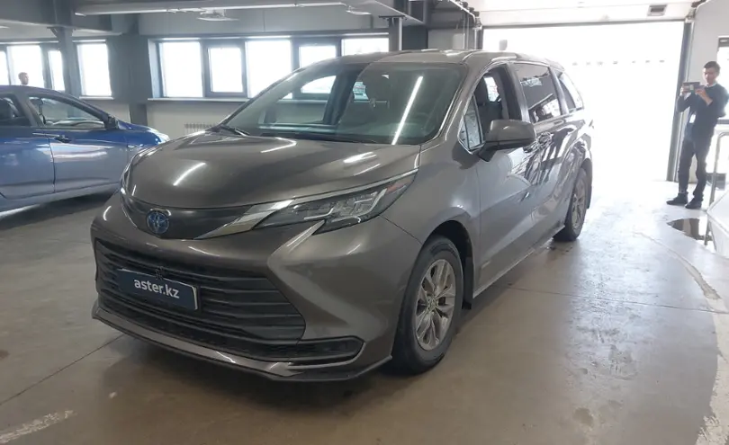 Toyota Sienna 2021 года за 22 000 000 тг. в Астана