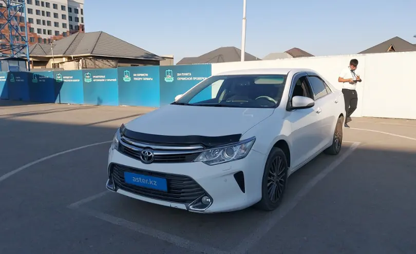 Toyota Camry 2015 года за 10 500 000 тг. в Шымкент