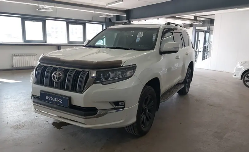 Toyota Land Cruiser Prado 2019 года за 25 000 000 тг. в Астана