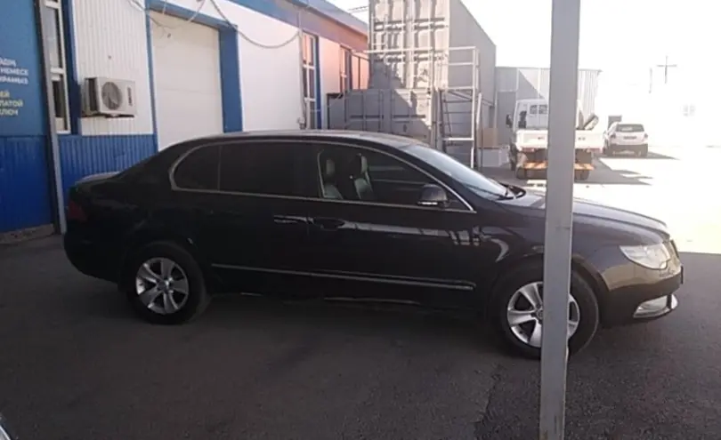 Skoda Superb 2013 года за 4 000 000 тг. в Атырау фото 4