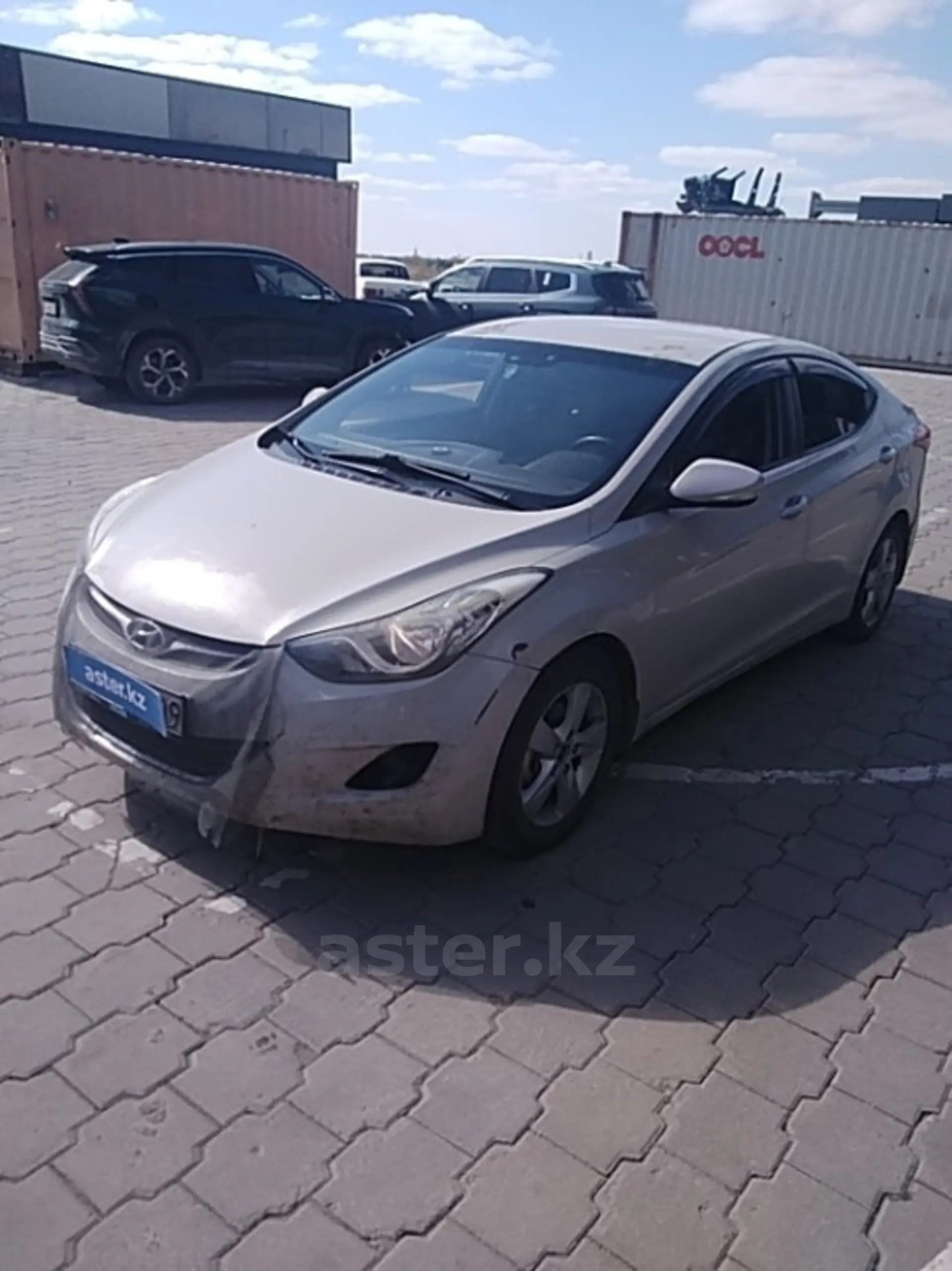 Hyundai Elantra 2012