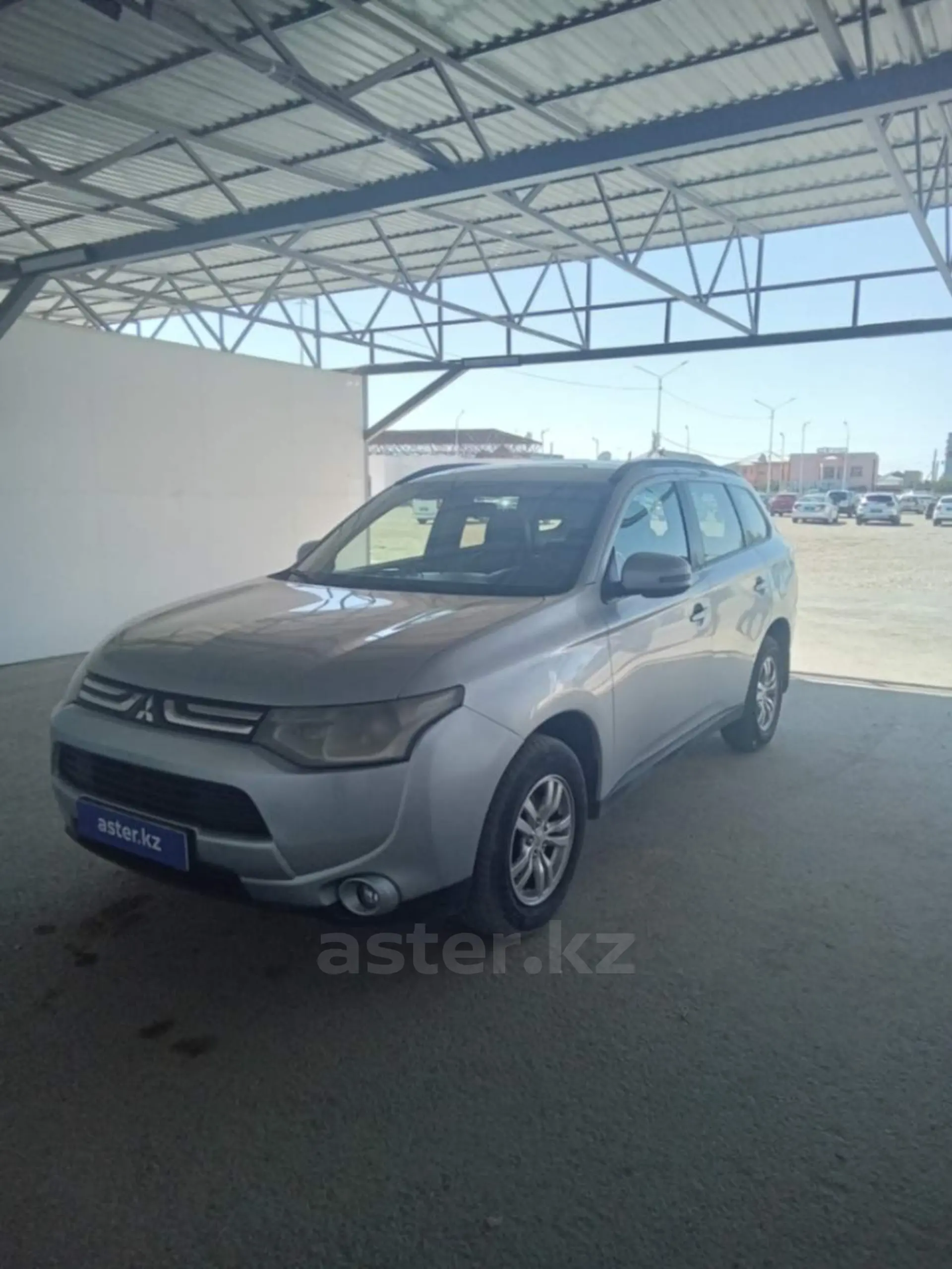 Mitsubishi Outlander 2012