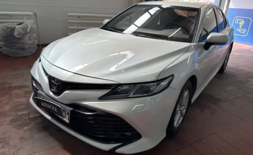 Toyota Camry 2018 года за 13 000 000 тг. в Астана