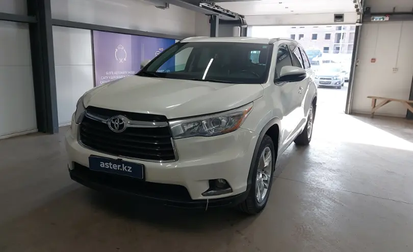 Toyota Highlander 2015 года за 14 500 000 тг. в Астана