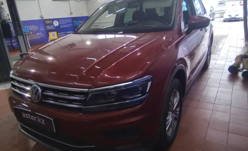 Volkswagen Tiguan 2018 года за 13 000 000 тг. в Астана