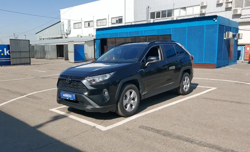 Toyota RAV4 2023 года за 12 500 000 тг. в Алматы