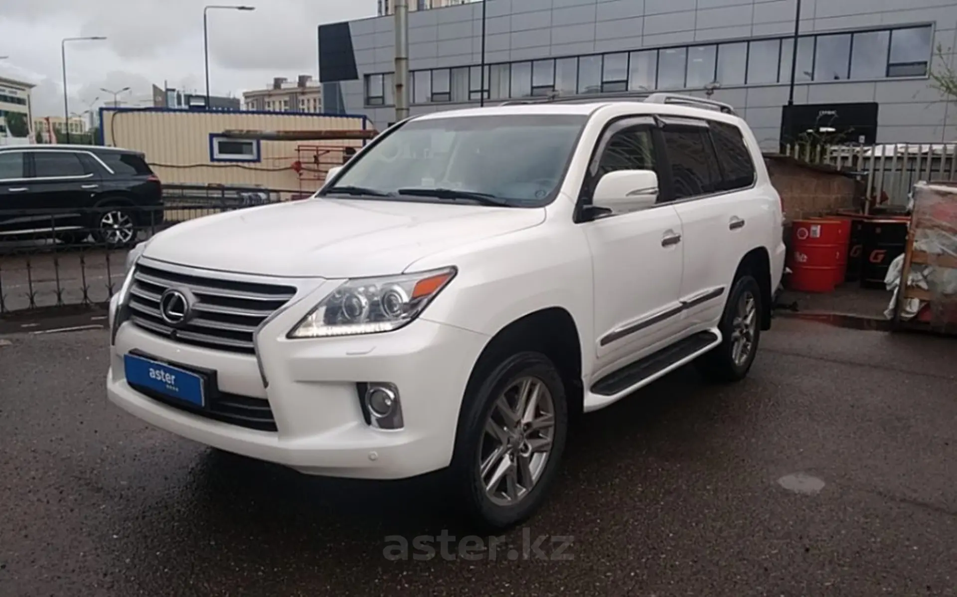 Lexus LX 2012