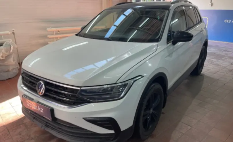 Volkswagen Tiguan 2021 года за 15 000 000 тг. в Астана