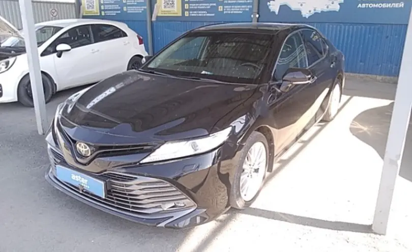 Toyota Camry 2020 года за 14 000 000 тг. в Атырау