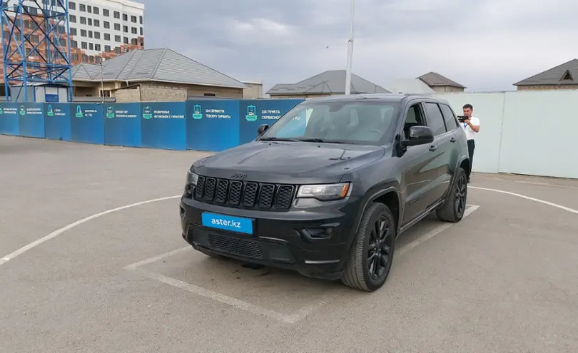 Jeep Grand Cherokee 2019 года за 20 000 000 тг. в Шымкент