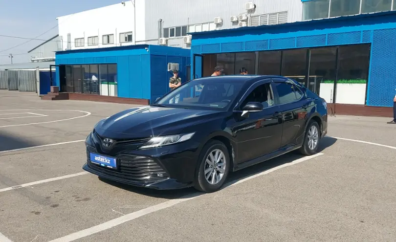 Toyota Camry 2020 года за 13 000 000 тг. в Алматы