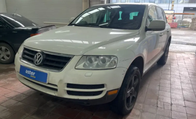 Volkswagen Touareg 2005 года за 4 500 000 тг. в Астана