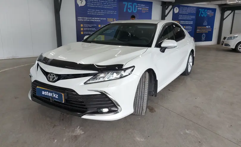 Toyota Camry 2023 года за 17 000 000 тг. в Астана