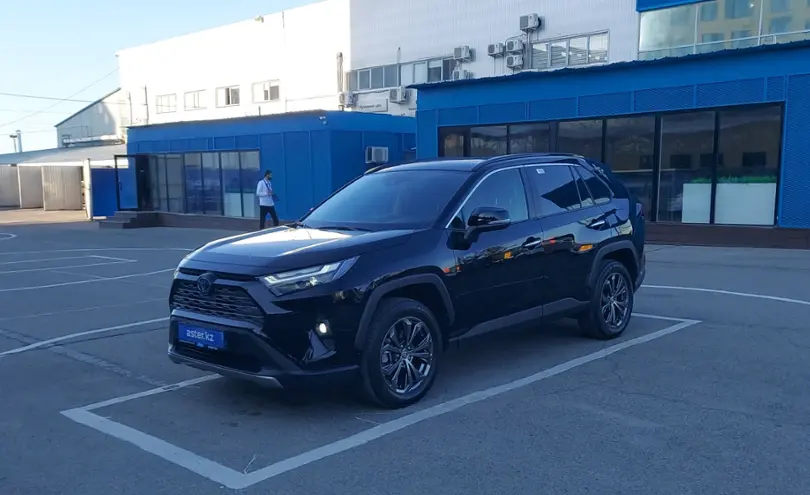 Toyota RAV4 2022 года за 20 000 000 тг. в Алматы