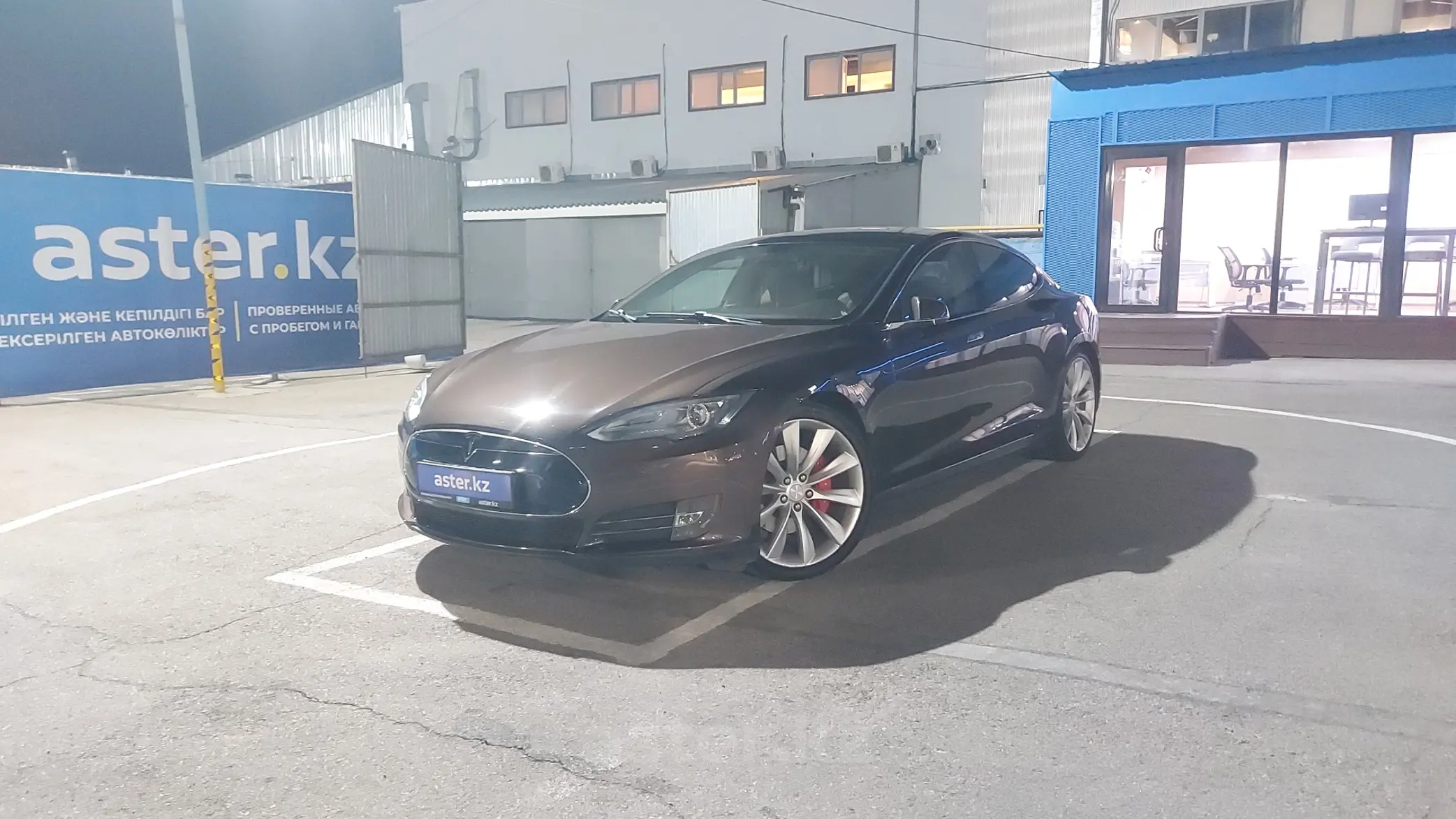 Tesla Model S 2014