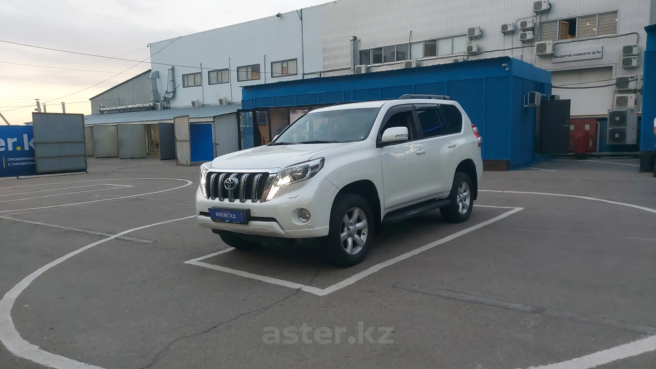 Toyota Land Cruiser Prado 2011