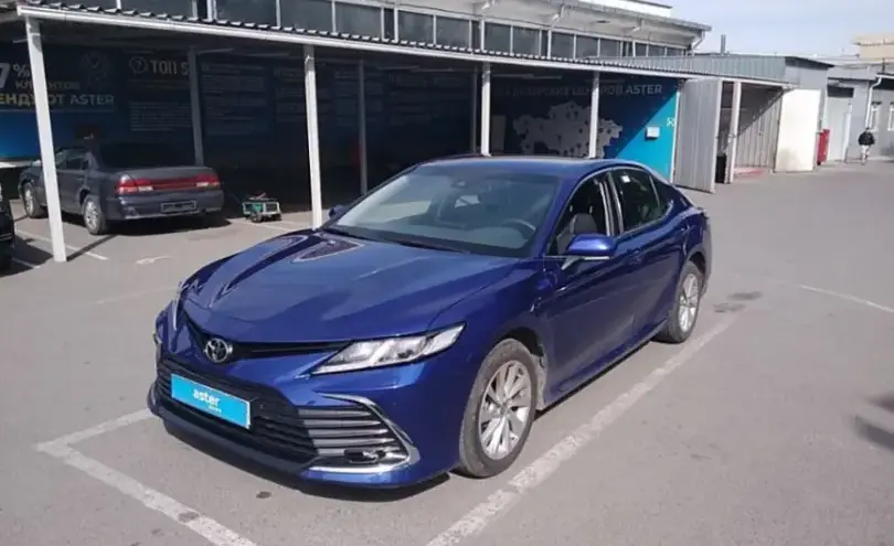 Toyota Camry 2023 года за 18 500 000 тг. в Алматы