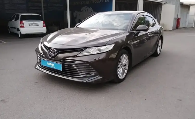 Toyota Camry 2018 года за 13 800 000 тг. в Алматы