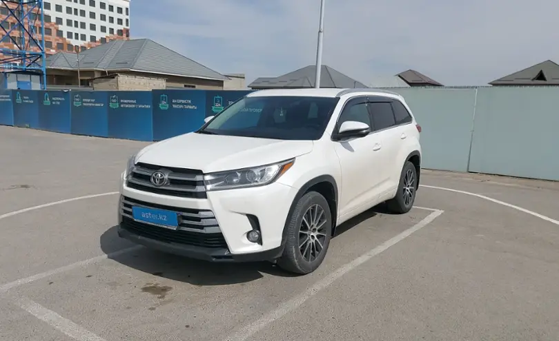 Toyota Highlander 2017 года за 18 000 000 тг. в Шымкент