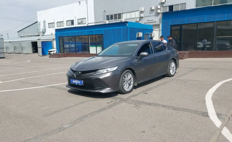 Toyota Camry 2020 года за 11 500 000 тг. в Алматы