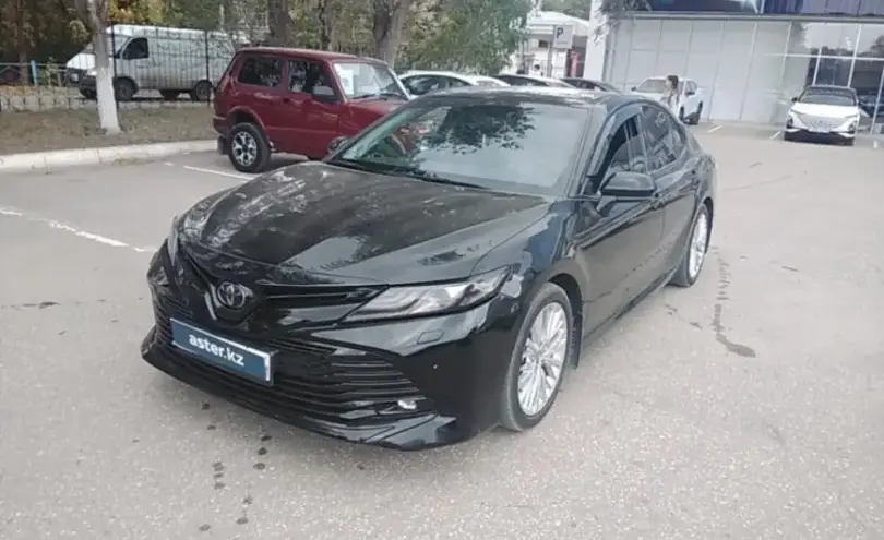 Toyota Camry 2019 года за 13 300 000 тг. в Актобе